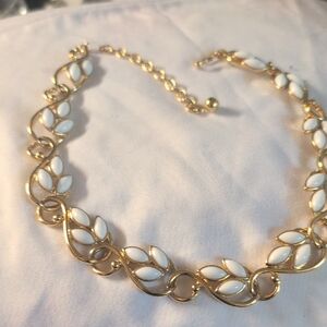 VTG Trifari TM Necklace